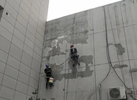 哈尔滨市楼顶漏水维修公司分享下哈尔滨市外墙防水的注意事项